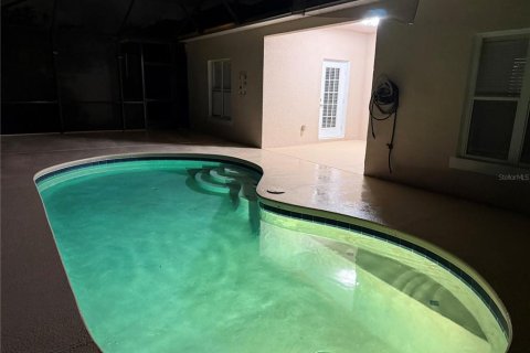 Casa en alquiler en Kissimmee, Florida, 4 dormitorios, 166.3 m2 № 1915962 - foto 1