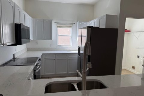 Casa en alquiler en Kissimmee, Florida, 4 dormitorios, 166.3 m2 № 1915962 - foto 7