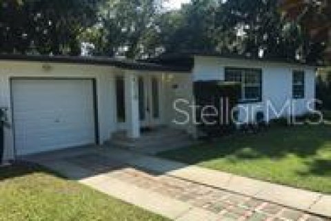 Villa ou maison à louer à Orlando, Floride: 3 chambres, 112.78 m2 № 2110052 - photo 2