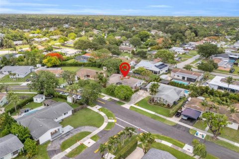 House in Cutler Bay, Florida 3 bedrooms, 181.44 sq.m. № 2082931 - photo 18