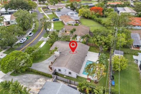 House in Cutler Bay, Florida 3 bedrooms, 181.44 sq.m. № 2082931 - photo 19