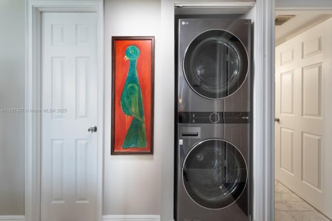 Condominio en venta en Miami, Florida, 2 dormitorios, 142.88 m2 № 2034708 - foto 24