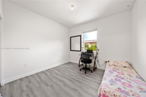 Touwnhouse à vendre à Miami, Floride: 4 chambres, 174.28 m2 № 1698294 - photo 20