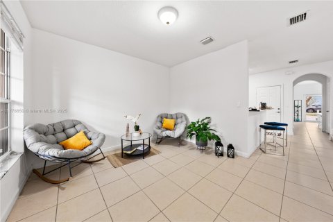 Touwnhouse à vendre à Miami, Floride: 4 chambres, 174.28 m2 № 1698294 - photo 7