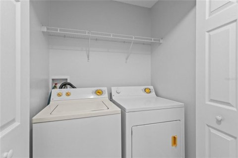 House in Poinciana, Florida 3 bedrooms, 127.09 sq.m. № 1783259 - photo 10
