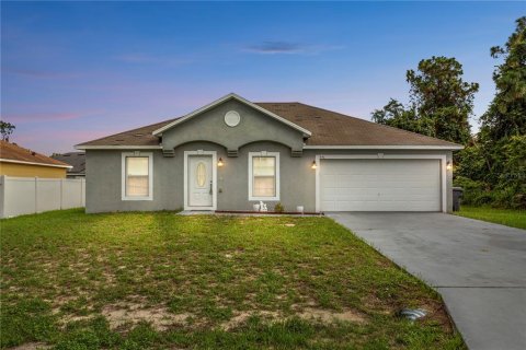 House in Poinciana, Florida 3 bedrooms, 127.09 sq.m. № 1783259 - photo 1