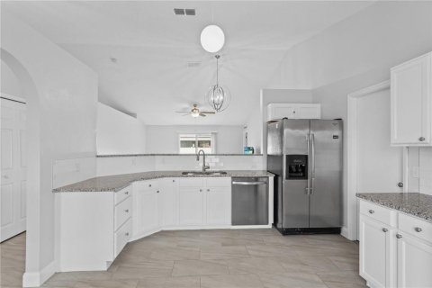 House in Poinciana, Florida 3 bedrooms, 127.09 sq.m. № 1783259 - photo 3