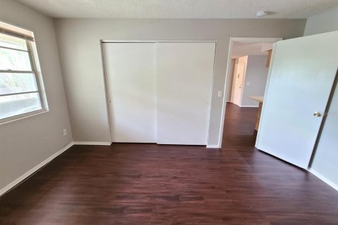 Condo in Brandon, Florida, 2 bedrooms № 2122410 - photo 7