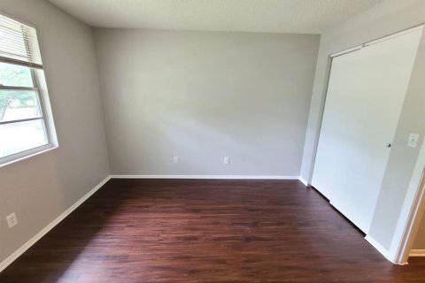 Condo in Brandon, Florida, 2 bedrooms № 2122410 - photo 14