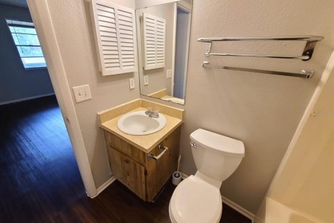 Condo in Brandon, Florida, 2 bedrooms № 2122410 - photo 13