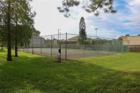Condo in Brandon, Florida, 2 bedrooms № 2122410 - photo 25
