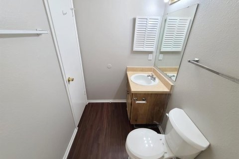 Condo in Brandon, Florida, 2 bedrooms № 2122410 - photo 18