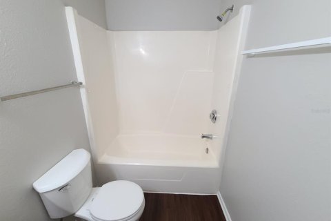 Condo in Brandon, Florida, 2 bedrooms № 2122410 - photo 19