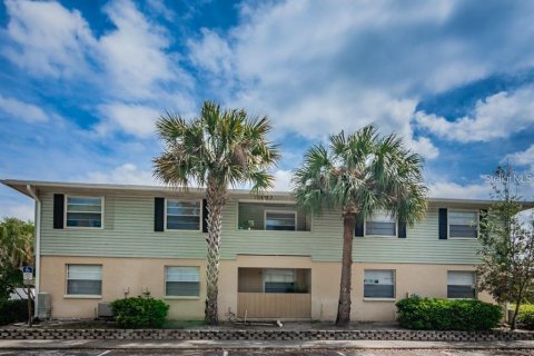 Condo in Brandon, Florida, 2 bedrooms  № 2122410