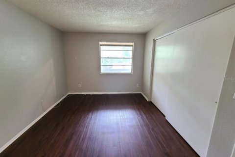 Condo in Brandon, Florida, 2 bedrooms № 2122410 - photo 8