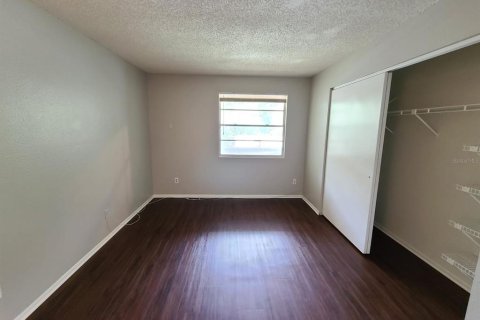 Condo in Brandon, Florida, 2 bedrooms № 2122410 - photo 9