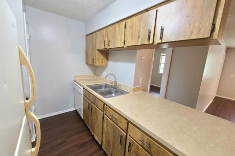 Condo in Brandon, Florida, 2 bedrooms № 2122410 - photo 3