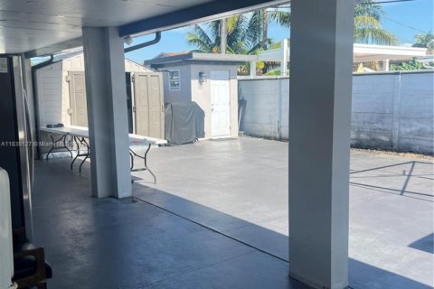 Villa ou maison à vendre à Miami, Floride: 4 chambres, 196.95 m2 № 1823785 - photo 7