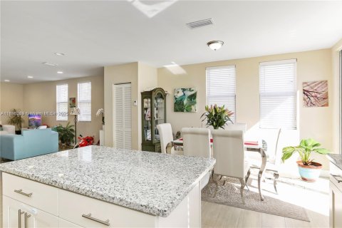 Adosado en alquiler en Miami, Florida, 3 dormitorios, 156.08 m2 № 1943303 - foto 5