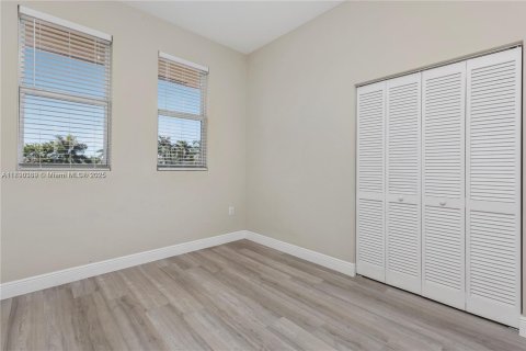 Adosado en alquiler en Miami, Florida, 3 dormitorios, 156.08 m2 № 1943303 - foto 23