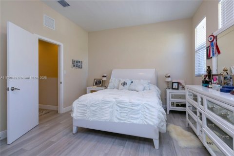 Adosado en alquiler en Miami, Florida, 3 dormitorios, 156.08 m2 № 1943303 - foto 9