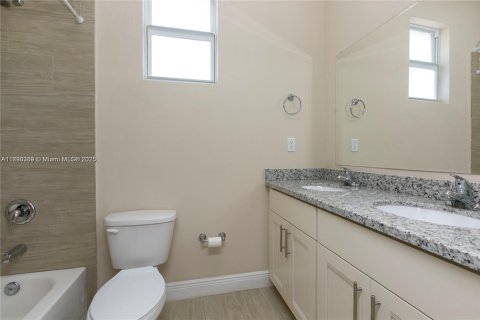 Adosado en alquiler en Miami, Florida, 3 dormitorios, 156.08 m2 № 1943303 - foto 27