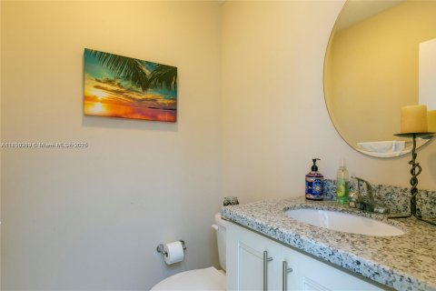 Adosado en alquiler en Miami, Florida, 3 dormitorios, 156.08 m2 № 1943303 - foto 30