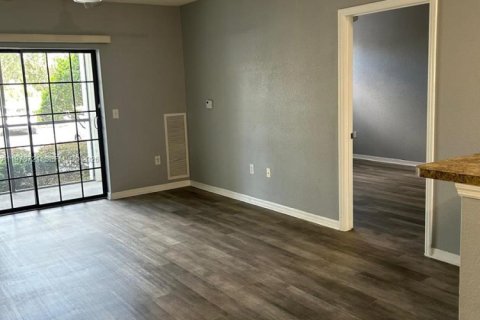 Condo in Orlando, Florida, 2 bedrooms  № 2044500 - photo 5