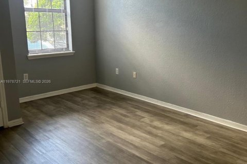 Condo in Orlando, Florida, 2 bedrooms  № 2044500 - photo 12