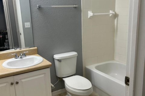 Condo in Orlando, Florida, 2 bedrooms  № 2044500 - photo 6