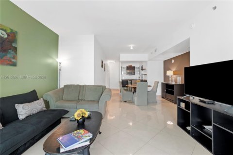 Copropriété à vendre à Miami, Floride: 1 chambre, 65.4 m2 № 2076328 - photo 2