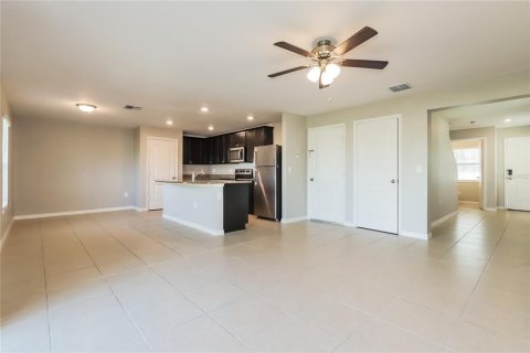 Casa en alquiler en Lakeland, Florida, 4 dormitorios, 174.66 m2 № 1908882 - foto 3