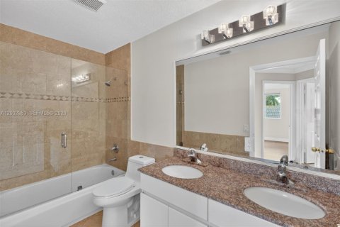 Casa en venta en Weston, Florida, 4 dormitorios, 216.18 m2 № 2066912 - foto 25