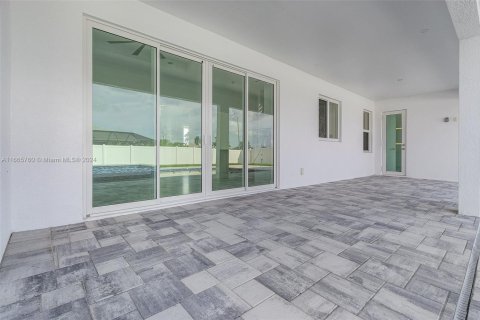 Casa en venta en Cape Coral, Florida, 3 dormitorios № 1764254 - foto 11