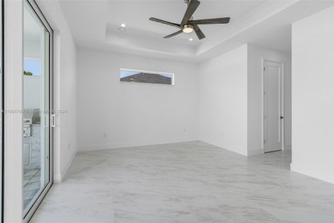Casa en venta en Cape Coral, Florida, 3 dormitorios № 1764254 - foto 18