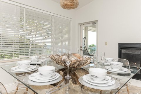 Casa en alquiler en Hollywood, Florida, 5 dormitorios, 295.06 m2 № 1968254 - foto 16