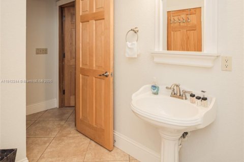 Casa en alquiler en Hollywood, Florida, 5 dormitorios, 295.06 m2 № 1968254 - foto 21