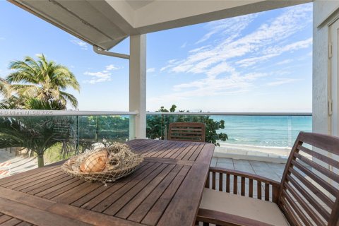 Casa en alquiler en Hollywood, Florida, 5 dormitorios, 295.06 m2 № 1968254 - foto 7