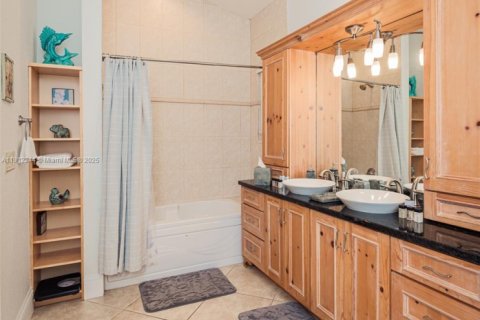 Casa en alquiler en Hollywood, Florida, 5 dormitorios, 295.06 m2 № 1968254 - foto 30