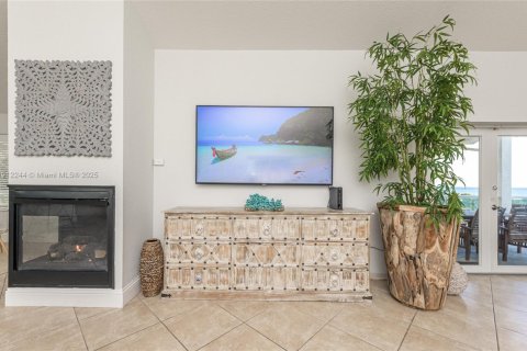 Casa en alquiler en Hollywood, Florida, 5 dormitorios, 295.06 m2 № 1968254 - foto 11