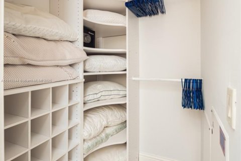 Casa en alquiler en Hollywood, Florida, 5 dormitorios, 295.06 m2 № 1968254 - foto 27