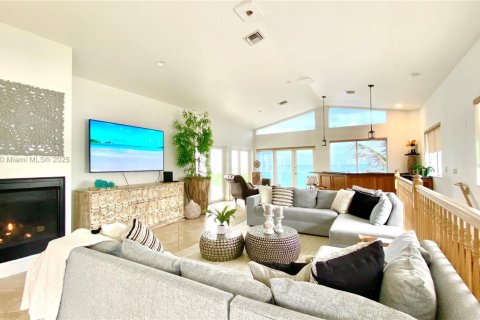 Casa en alquiler en Hollywood, Florida, 5 dormitorios, 295.06 m2 № 1968254 - foto 2