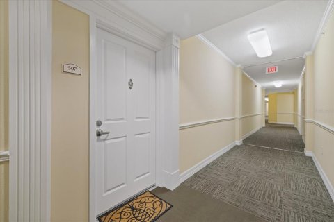 Condo in New Port Richey, Florida, 2 bedrooms  № 2383822 - photo 8