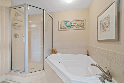 Condo in New Port Richey, Florida, 2 bedrooms  № 2383822 - photo 25