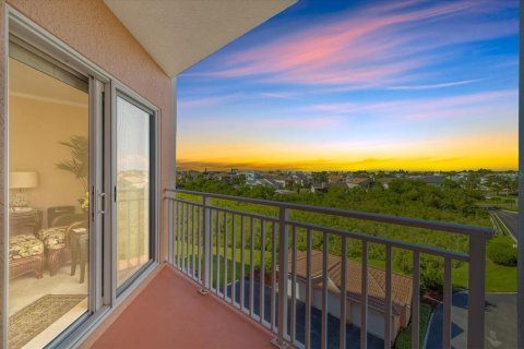 Condo in New Port Richey, Florida, 2 bedrooms  № 2383822 - photo 4