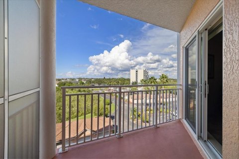 Condo in New Port Richey, Florida, 2 bedrooms  № 2383822 - photo 30