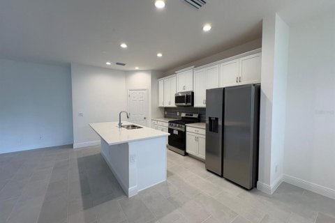 Villa ou maison à louer à Clermont, Floride: 3 chambres, 152.64 m2 № 2150827 - photo 8