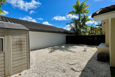 Снять в аренду виллу или дом в Майами, Флорида 3 спальни, 147.34м2, № 1953992 - фото 24