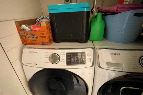 Снять в аренду виллу или дом в Майами, Флорида 3 спальни, 147.34м2, № 1953992 - фото 14