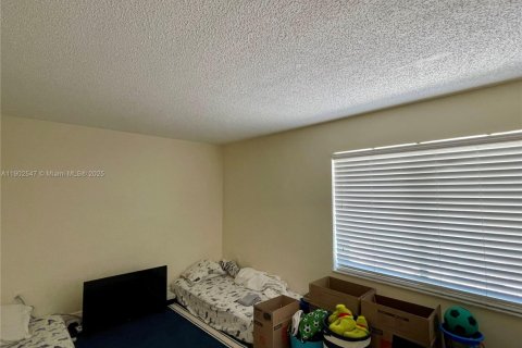 Снять в аренду виллу или дом в Майами, Флорида 3 спальни, 147.34м2, № 1953992 - фото 12